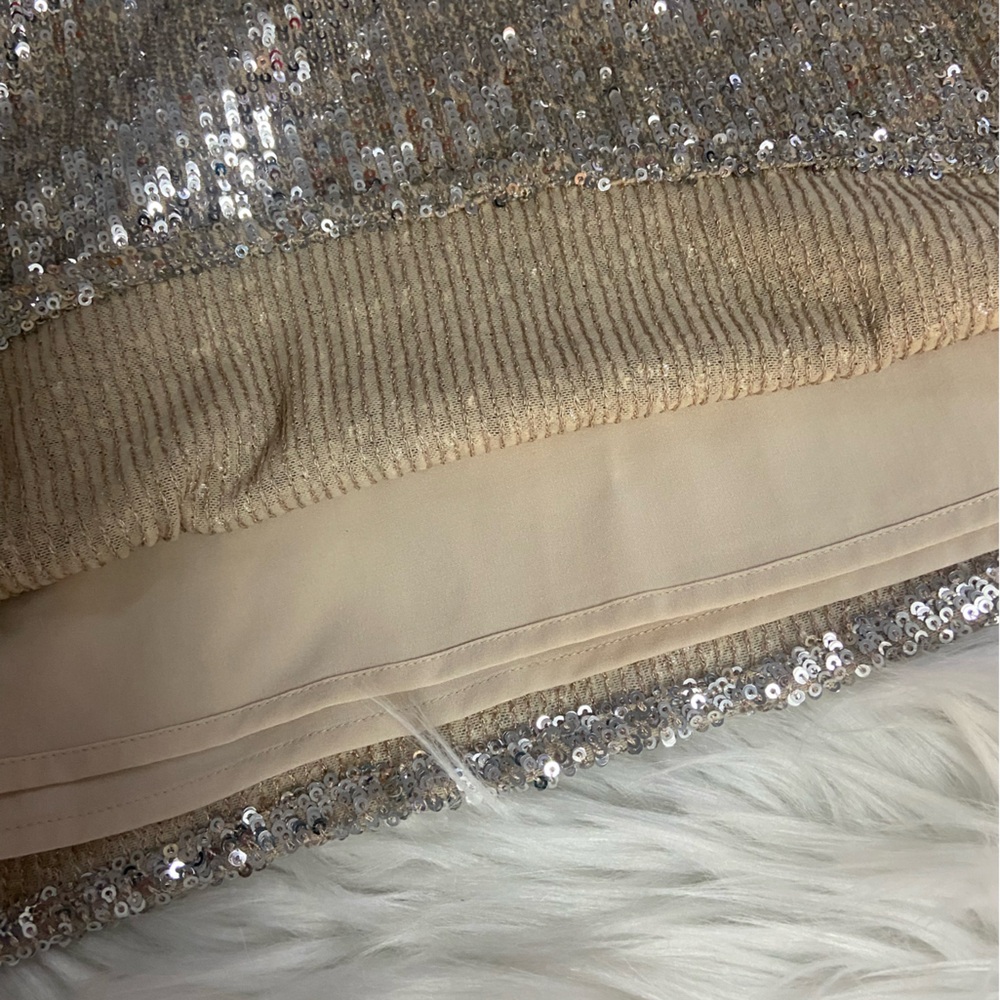 Gianni Bini Silver Sequin Short Sleeve Top - Picture 6 of 11